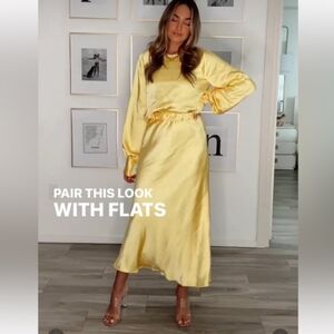 NWT Vici x Gina yellow satin skirt